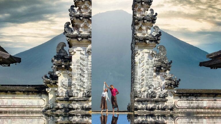 Famous Lempuyang Temple picture with mt. Agung